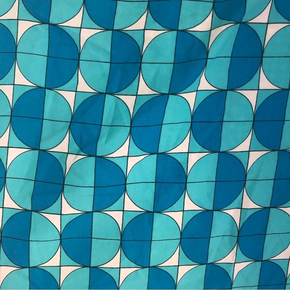 Michael Kors Light-weight Geometric Flowy blouse - Picture 5 of 10